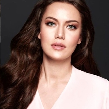 Fahriye Evcen and Aytekin Atas - Bahcada Yesil Cınar