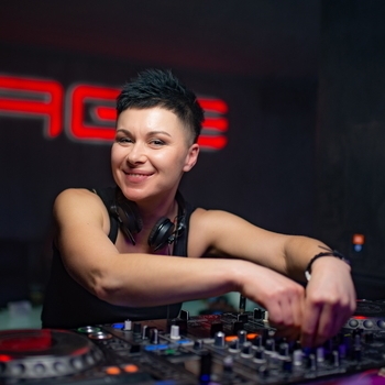 Natasha_Rostova & DJ Kolesky - Frederik Olufsen - Revenge Of A Bassline