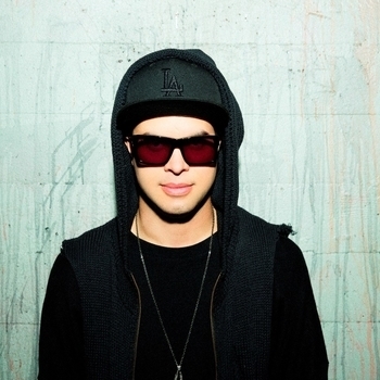 Datsik - Fully Blown (feat. Snak The Ripper)