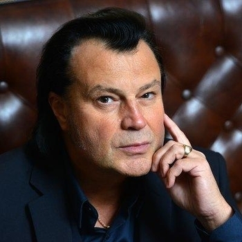 Юрий Охочинский - Есть только миг