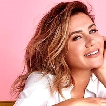 Ayla Celik - Entarisi Ala Benziyor