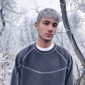 Chelsea Cutler and Jeremy Zucker - Lonely Alone