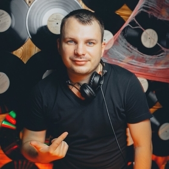 Vadim Adamov - Deep Time Episode#176 Track 13 (Bananastreet 2020)