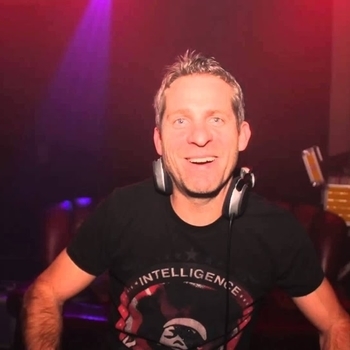 Dj Stefan Egger - Ke Le Le 2009 (Electronic Version) (Cosmic Dreams 2008)