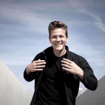 Tyler Ward and The Piano Guys - Titanium (Cover)