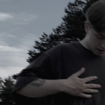Lonelium - Leave Me Alone