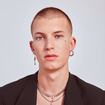 Gus Dapperton - My Favorite Fish (Where Polly People Go to Read 2019)