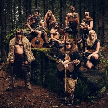 Brothers of Metal - Chasing Light