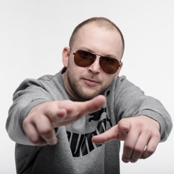 Лёша Бином feat Rendow - Её талия (Remix) (2025)
