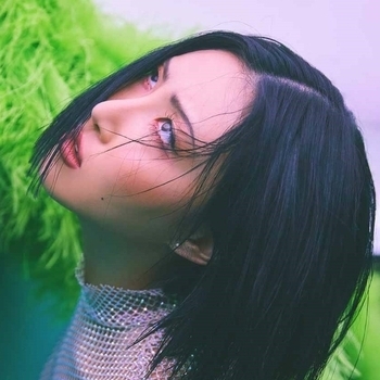 Hwasa feat Onewe - Q (2020)