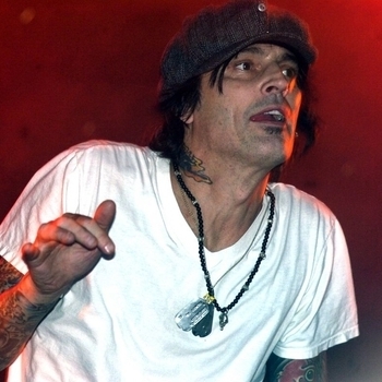 Tommy Lee and Push Push - Tops (Andro 2020)