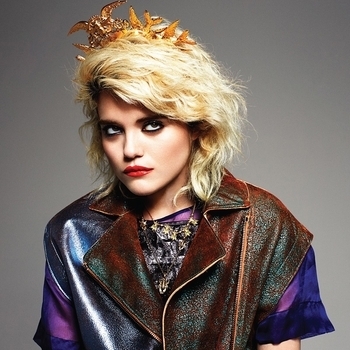 Sky Ferreira - Lost in My Bedroom