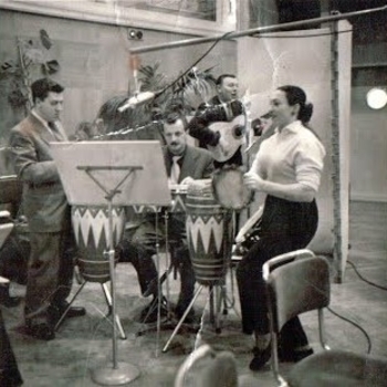 Maria Zamora Y Sus Machachos - Mama El Baion