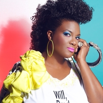 Titus1 feat. Terri B - Set Me Free (Lights Out Remix)